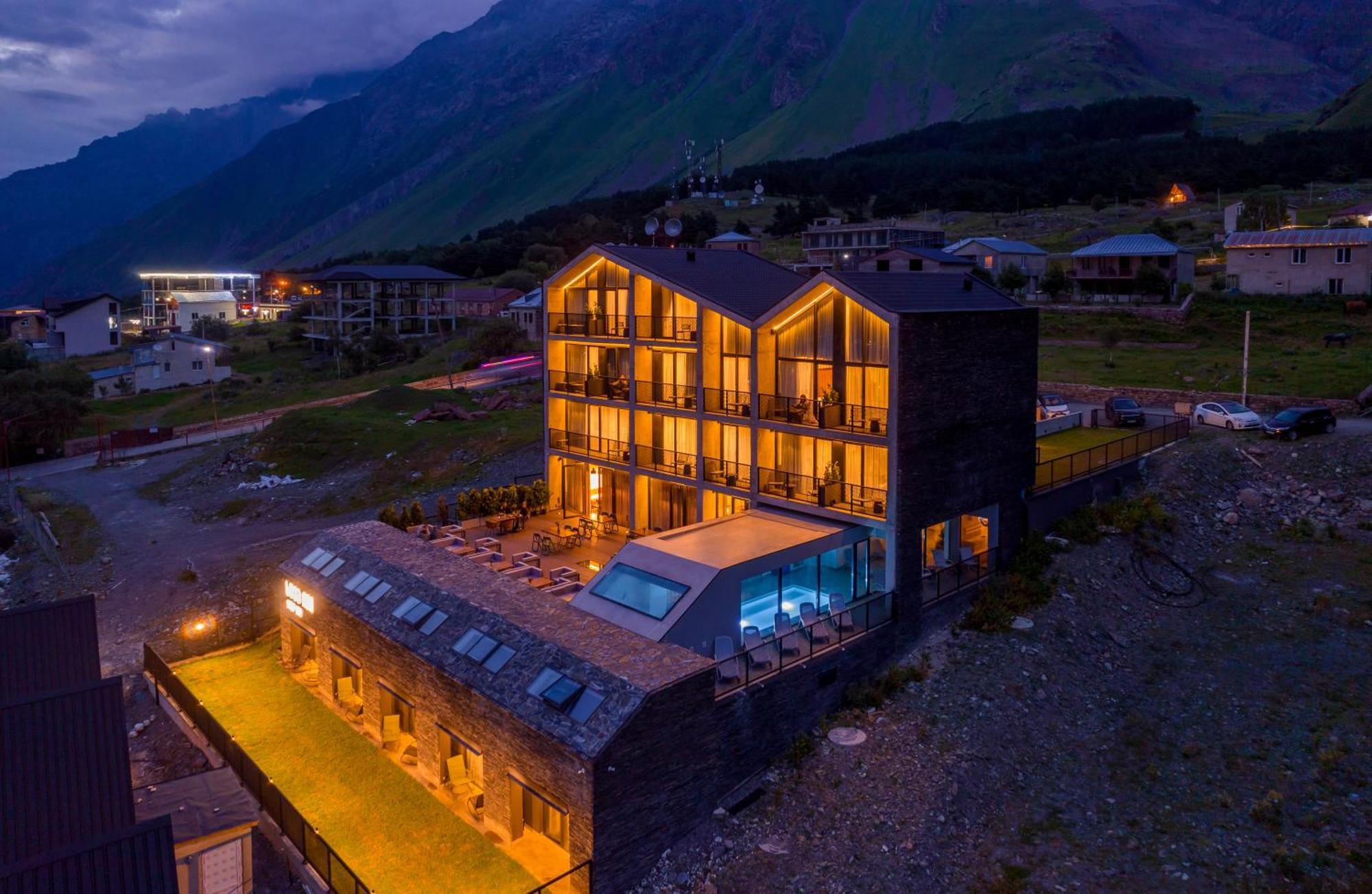 Step Inn - Kazbegi Exterior photo